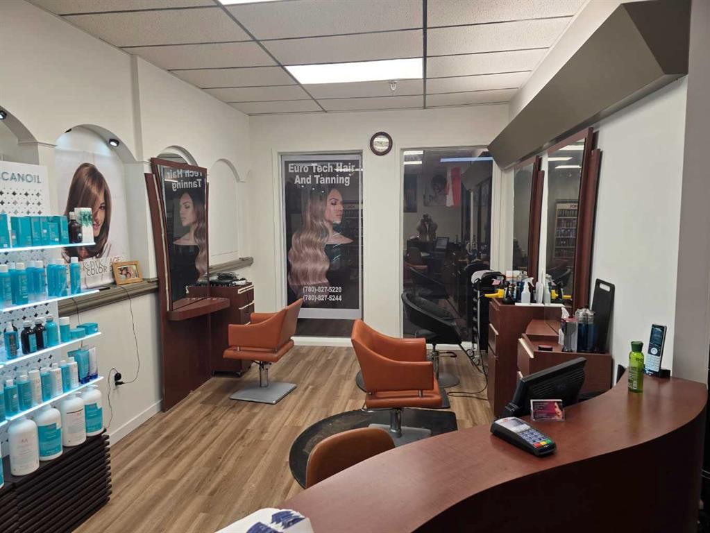 1329 Shoppers Park Mall, Grande Cache, AB