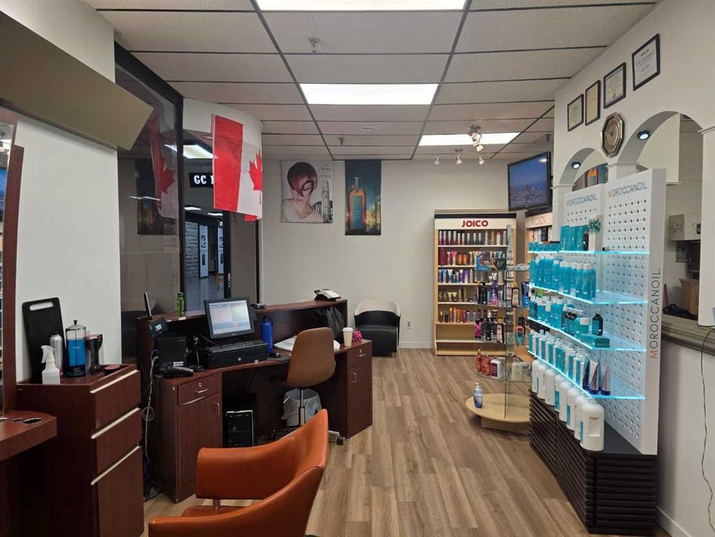 1329 Shoppers Park Mall, Grande Cache, AB