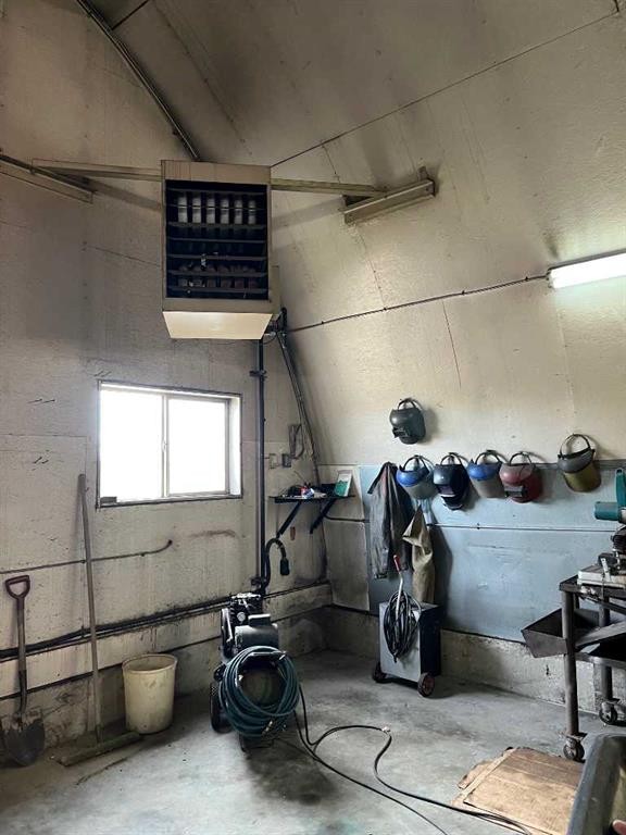 #2 712016 Range Road 72A, Dimsdale, AB - Indoor Photo Showing Garage