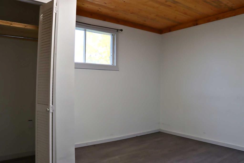 4811 51 Street, Valleyview, AB - Indoor Photo Showing Other Room