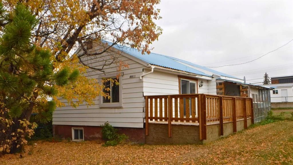4811 51 Street, Valleyview, AB - Outdoor