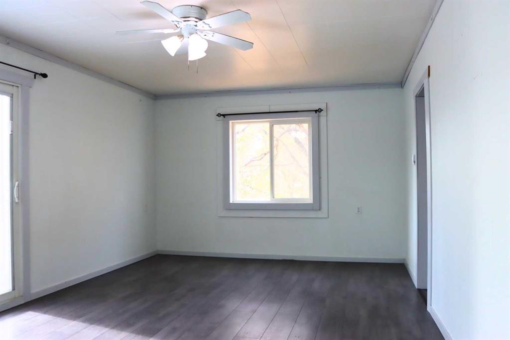 4811 51 Street, Valleyview, AB - Indoor Photo Showing Other Room