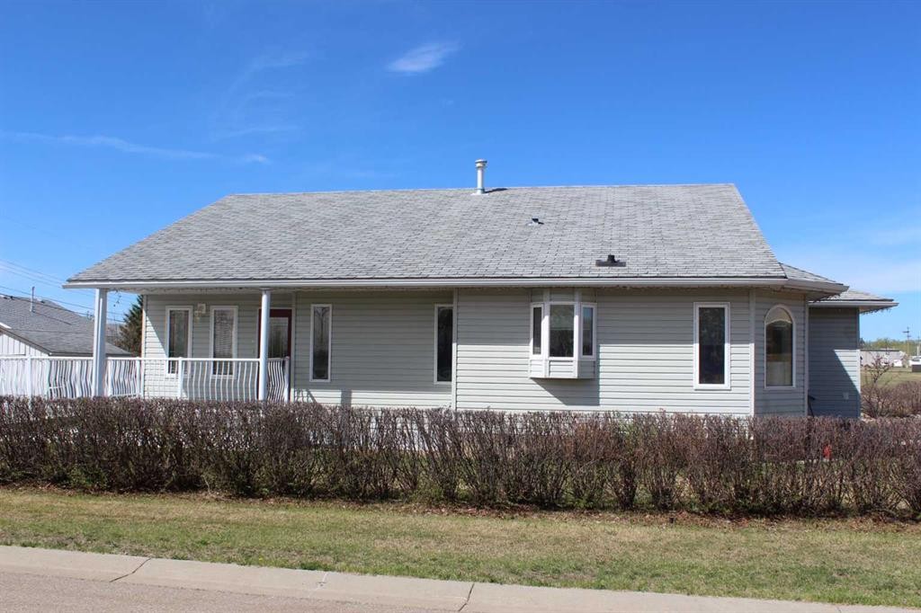 503 5Th Avenue Ne, Manning, AB - Outdoor With Deck Patio Veranda