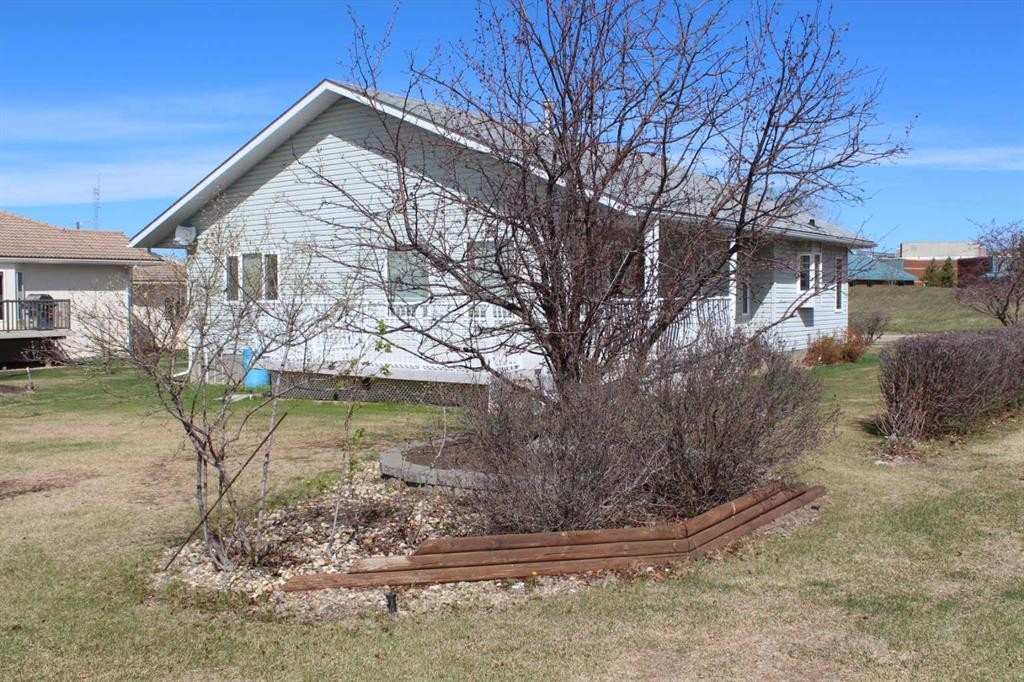 503 5Th Avenue Ne, Manning, AB - Outdoor