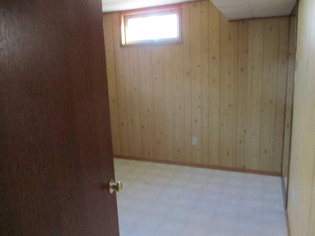 220 2Nd Avenue Sw, Manning, AB - Indoor Photo Showing Other Room