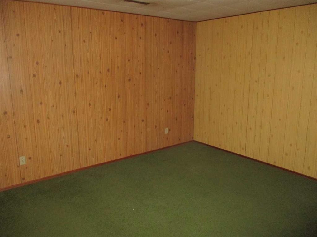 220 2Nd Avenue Sw, Manning, AB - Indoor Photo Showing Other Room