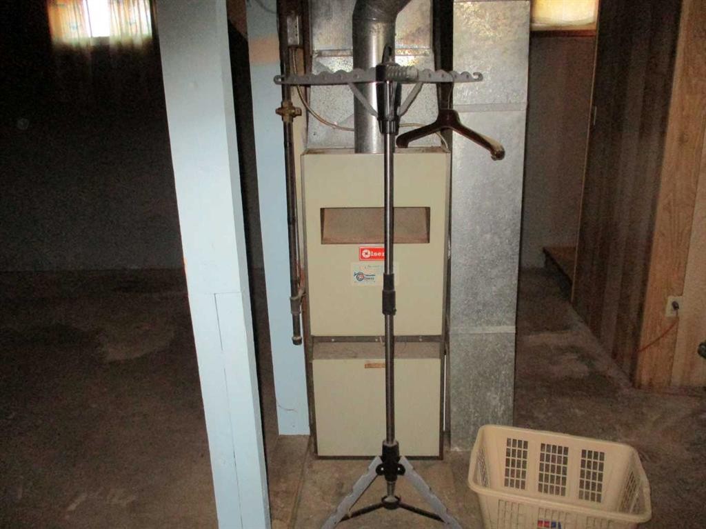 220 2Nd Avenue Sw, Manning, AB - Indoor Photo Showing Other Room