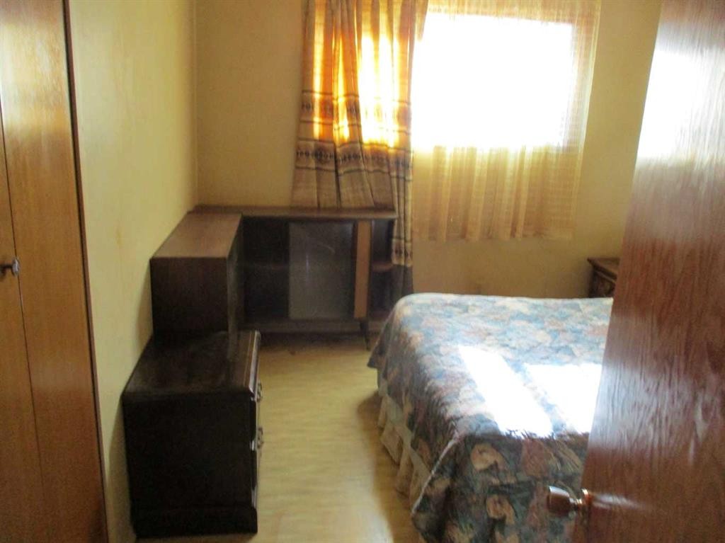 220 2Nd Avenue Sw, Manning, AB - Indoor Photo Showing Bedroom