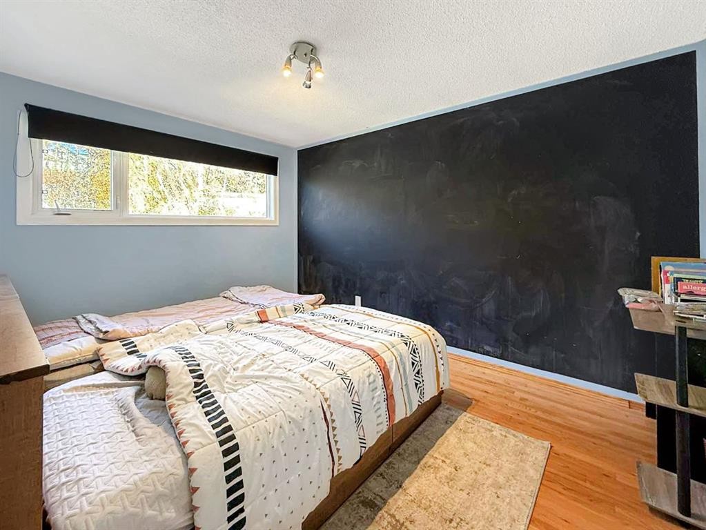 10530 98Th Avenue, Grande Cache, AB - Indoor Photo Showing Bedroom