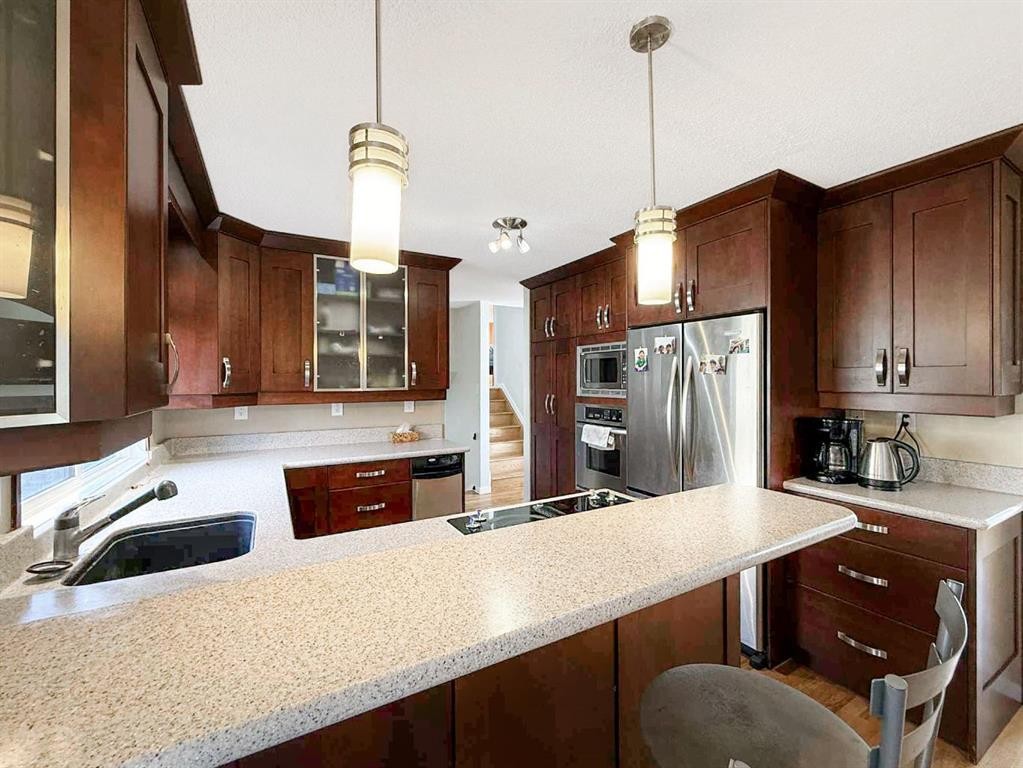 10530 98Th Avenue, Grande Cache, AB - Indoor Photo Showing Kitchen