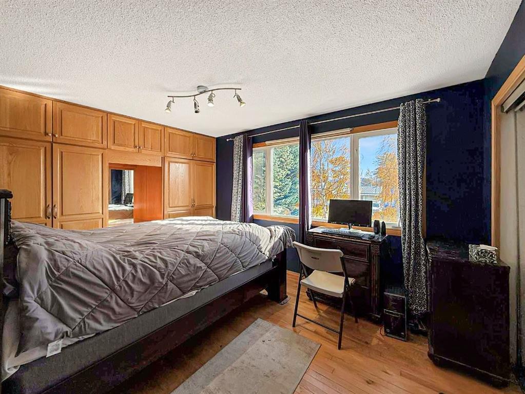 10530 98Th Avenue, Grande Cache, AB - Indoor Photo Showing Bedroom