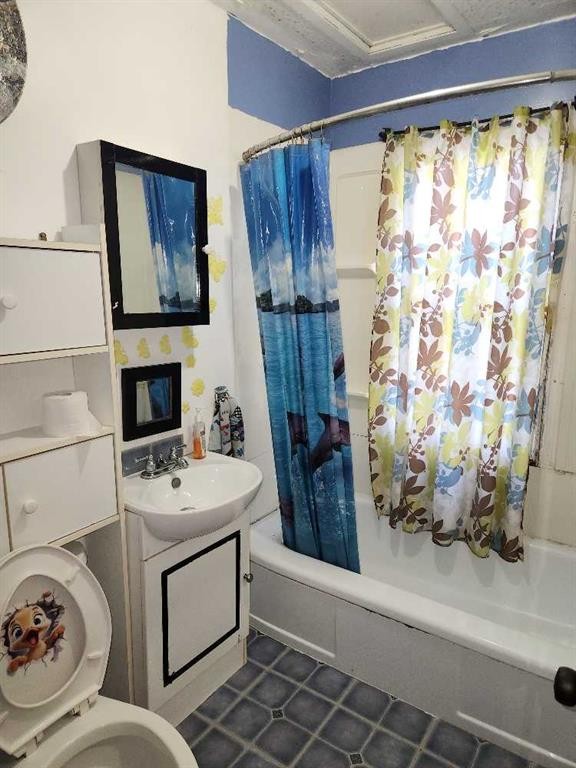 4913-57 Ave ., High Prairie, AB - Indoor