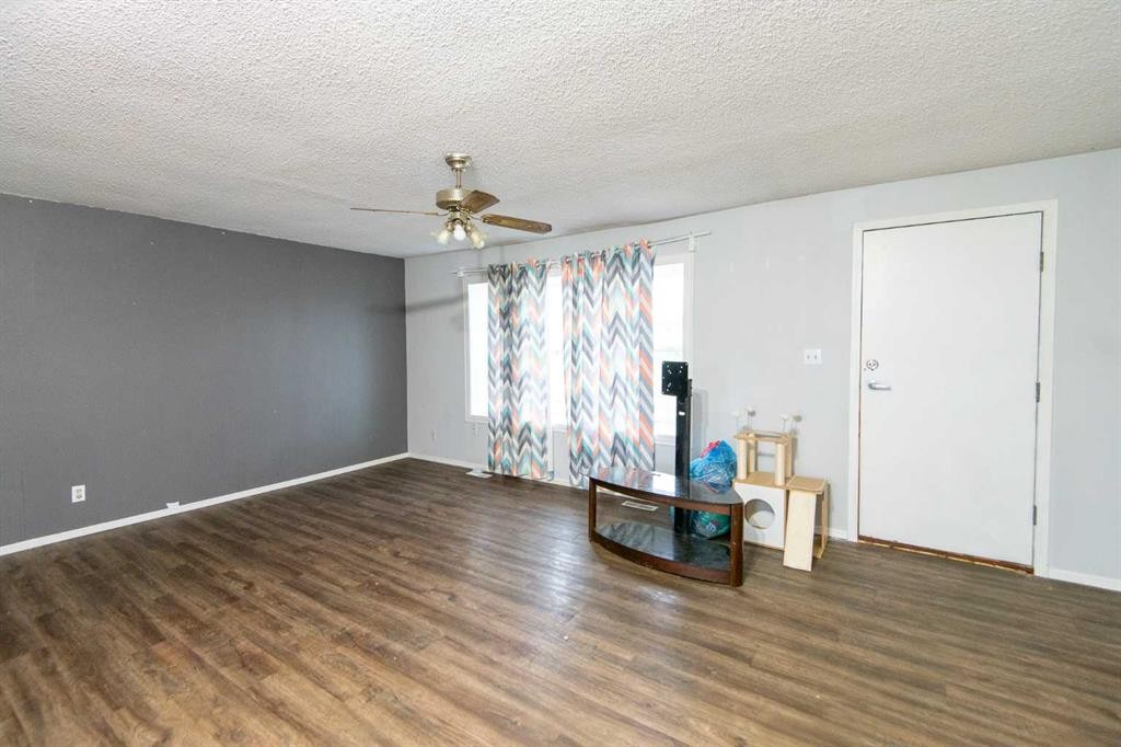 5702 44 Ave, Fort Vermilion, AB - Indoor Photo Showing Other Room