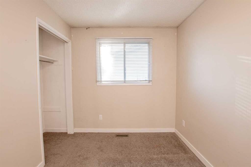 8115 94 Street, Grande Prairie, AB - Indoor Photo Showing Other Room