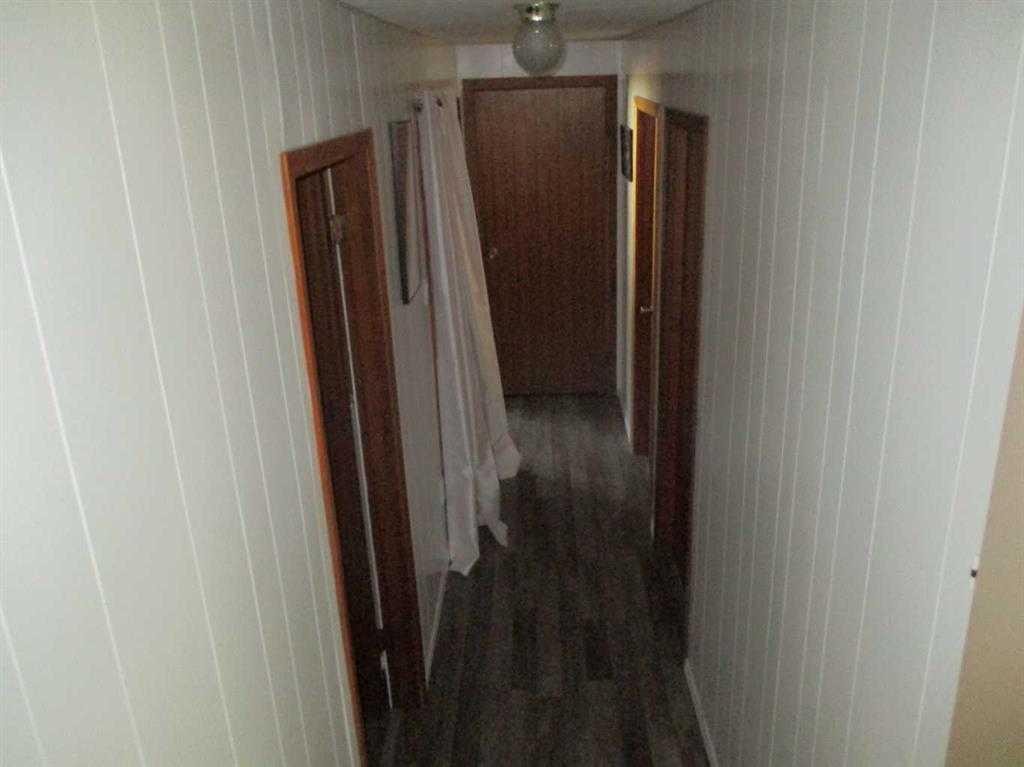 200 6Th Avenue Se, Manning, AB - Indoor Photo Showing Other Room
