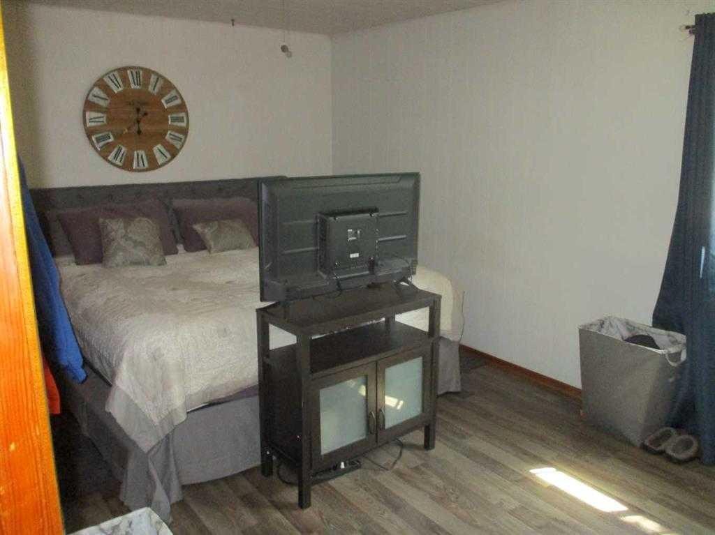 200 6Th Avenue Se, Manning, AB - Indoor Photo Showing Bedroom