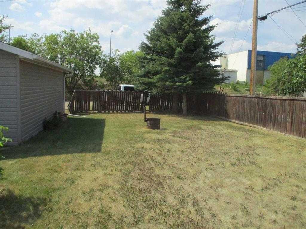 200 6Th Avenue Se, Manning, AB - Outdoor