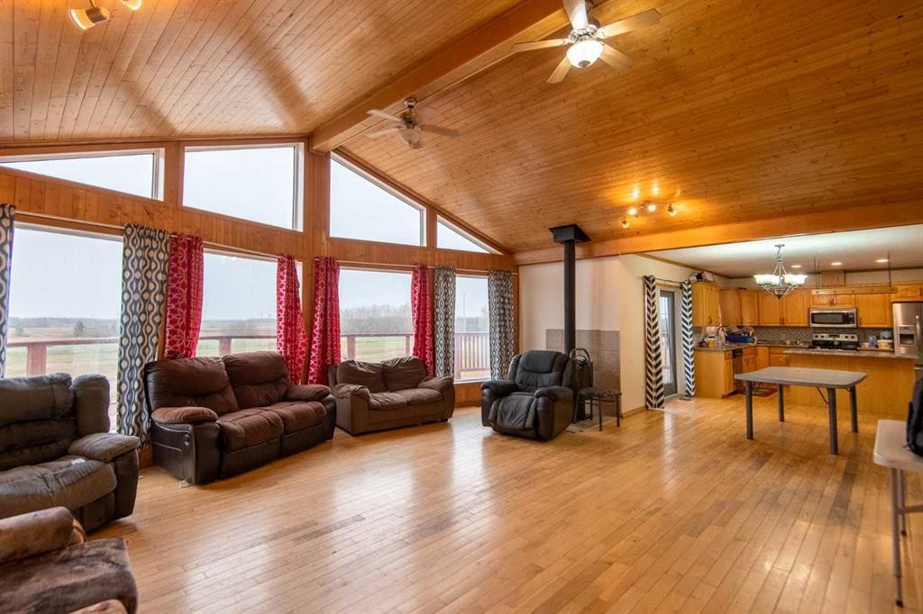 109419 Rge Rd 160, Rural Mackenzie County, AB - Indoor Photo Showing Living Room