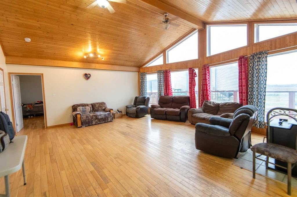 109419 Rge Rd 160, Rural Mackenzie County, AB - Indoor Photo Showing Living Room