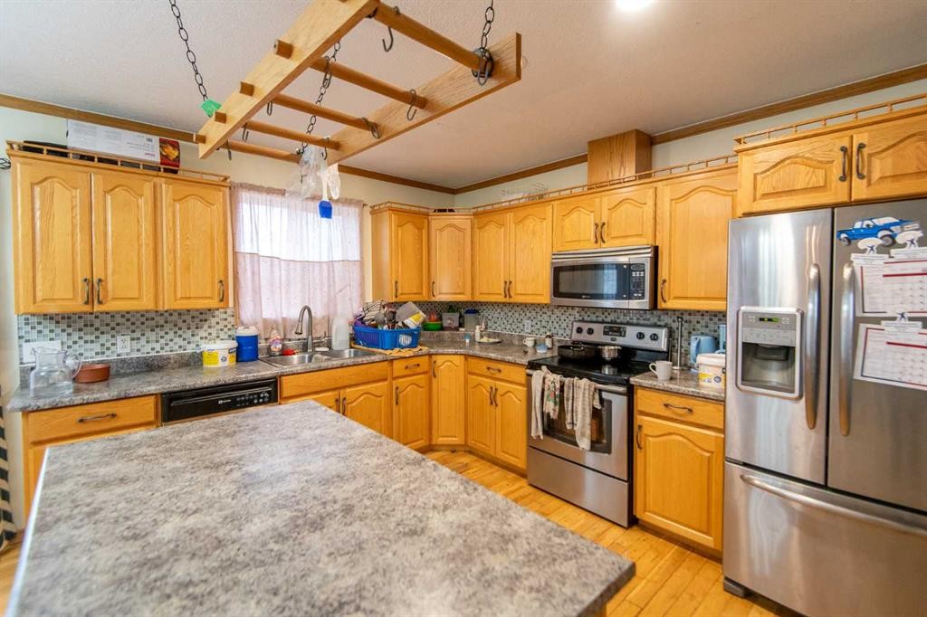 109419 Rge Rd 160, Rural Mackenzie County, AB - Indoor Photo Showing Kitchen With Double Sink