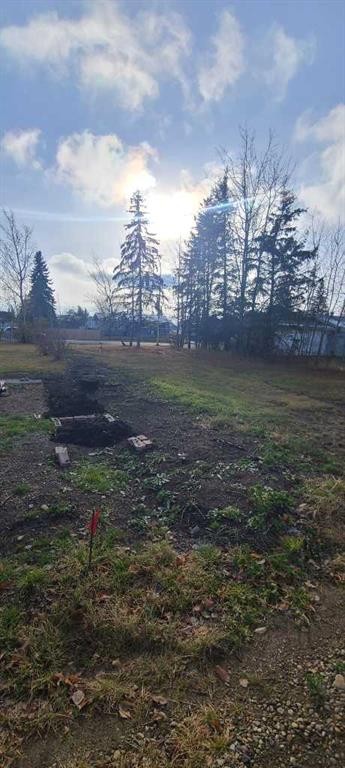 208 3 Ave Ne, Mclennan, AB