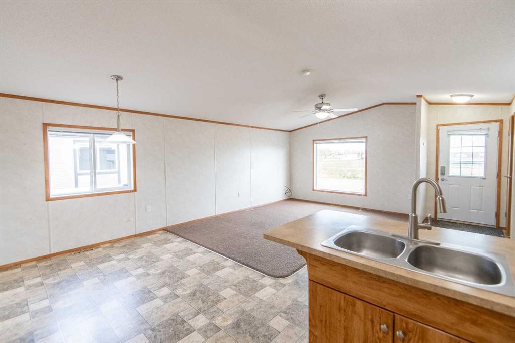 10509 110 Ave, La Crete, AB - Indoor Photo Showing Kitchen With Double Sink