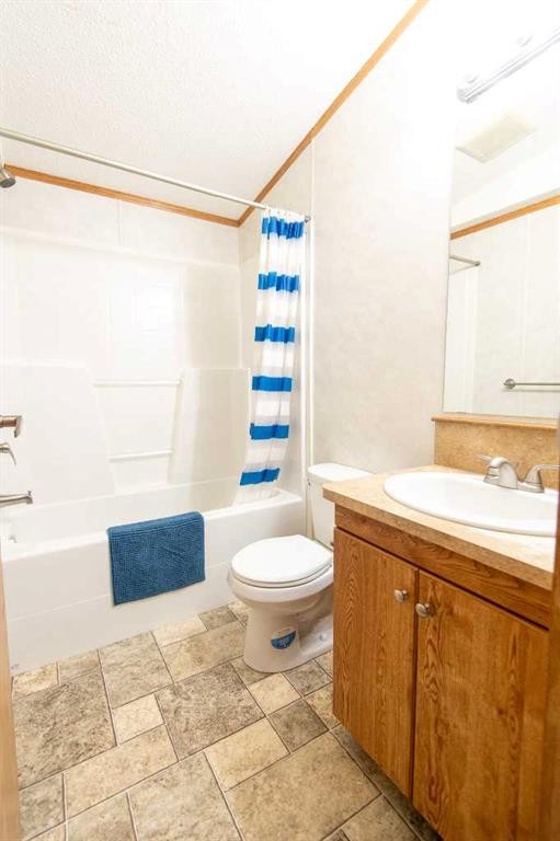 10509 110 Ave, La Crete, AB - Indoor Photo Showing Bathroom