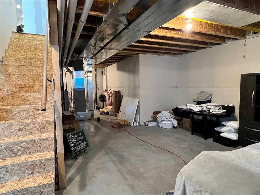 11-1049 Alberta Avenue, Debolt, AB - Indoor Photo Showing Basement