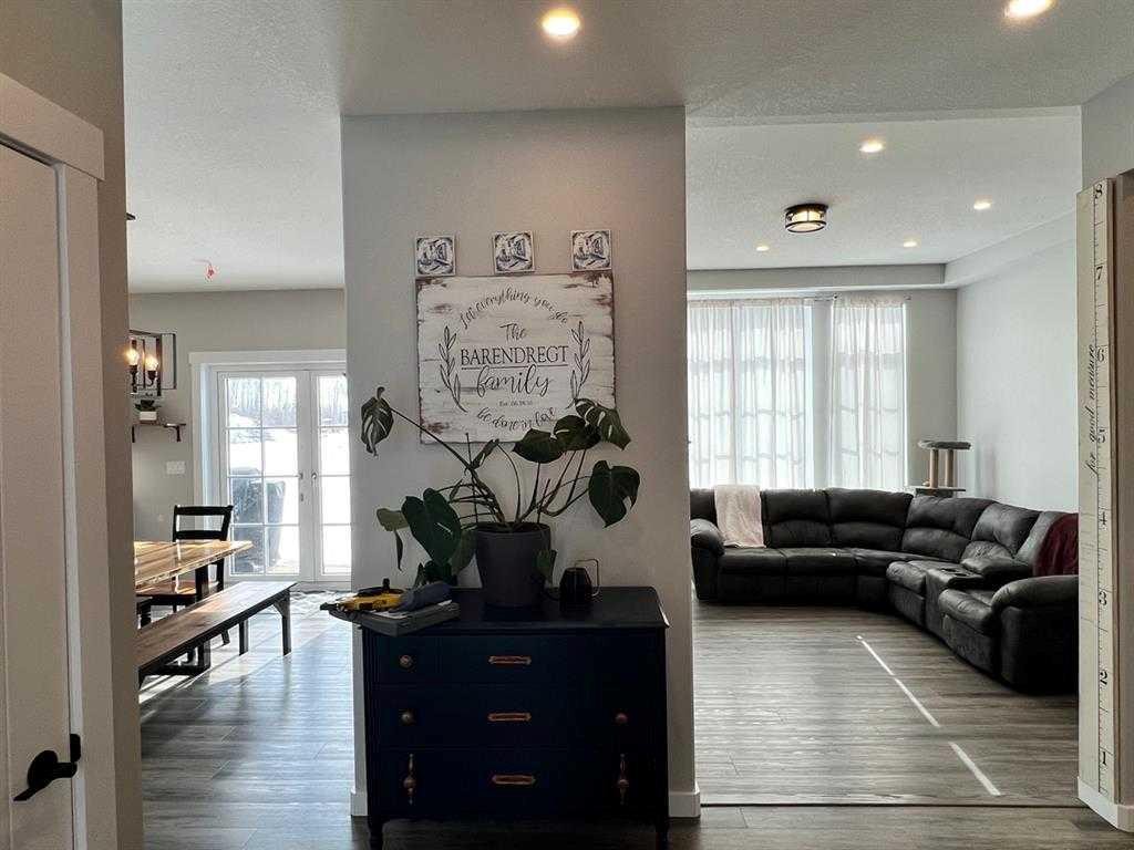 11-1049 Alberta Avenue, Debolt, AB - Indoor
