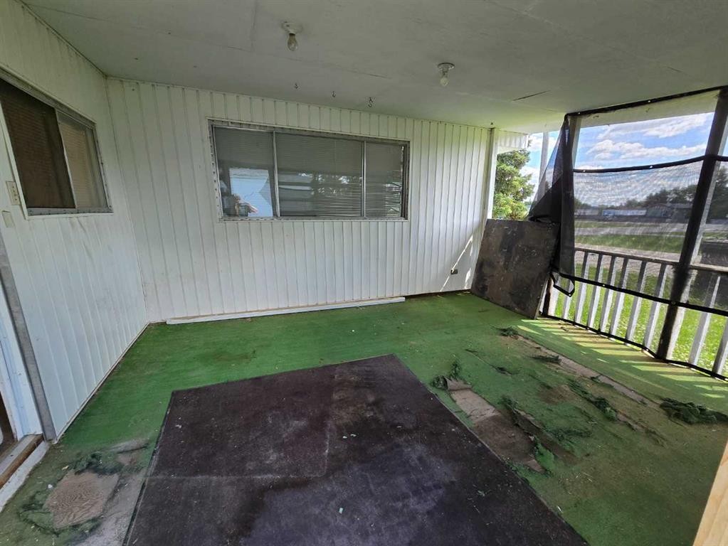 25 Huston Drive, Grimshaw, AB - Indoor Photo Showing Other Room