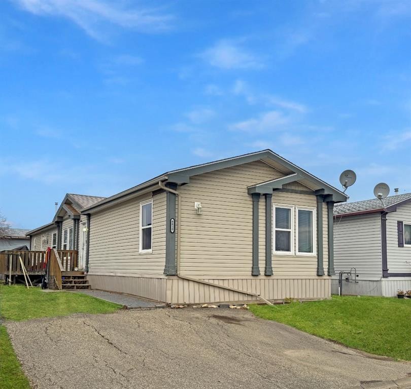 8810 90 Street, Grande Prairie, AB - Outdoor
