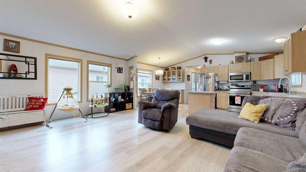 8810 90 Street, Grande Prairie, AB - Indoor Photo Showing Living Room
