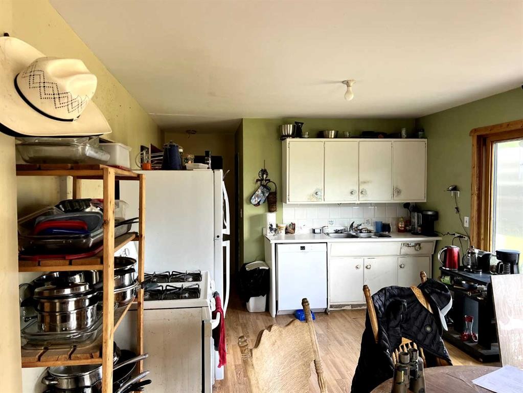 Rge Rd 194 Road, Rural Greenview No. 16, M.D. Of, AB - Indoor Photo Showing Kitchen