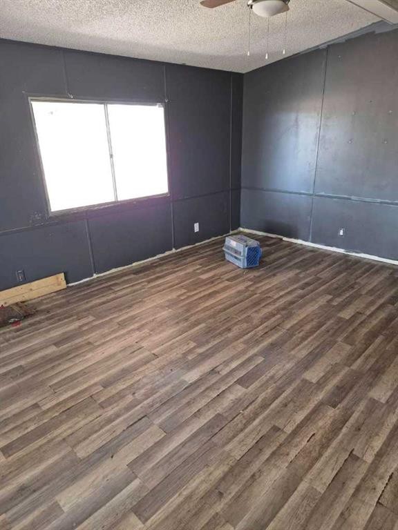 10107 99 Avenue, Bezanson, AB - Indoor Photo Showing Other Room