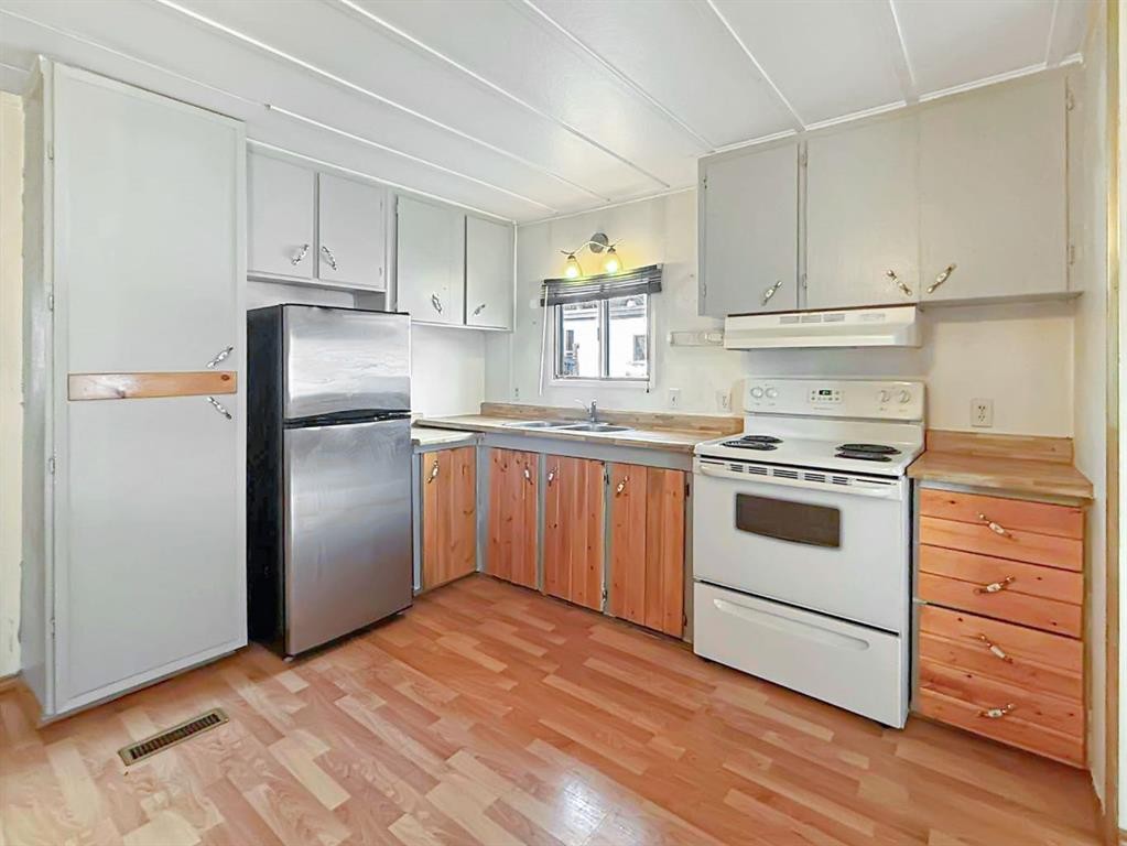 85 Shand Trailer Court, Grande Cache, AB