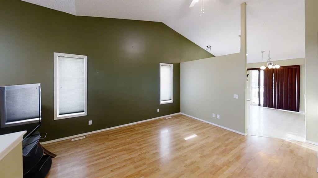 11324 92A Street, Grande Prairie, AB