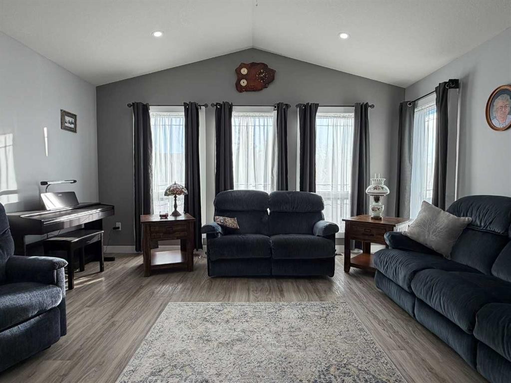 829 Cherry Street, Beaverlodge, AB - Indoor Photo Showing Living Room