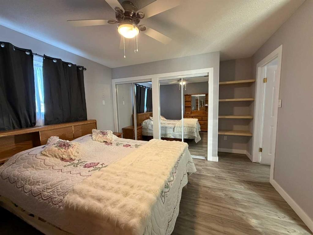 829 Cherry Street, Beaverlodge, AB - Indoor Photo Showing Bedroom