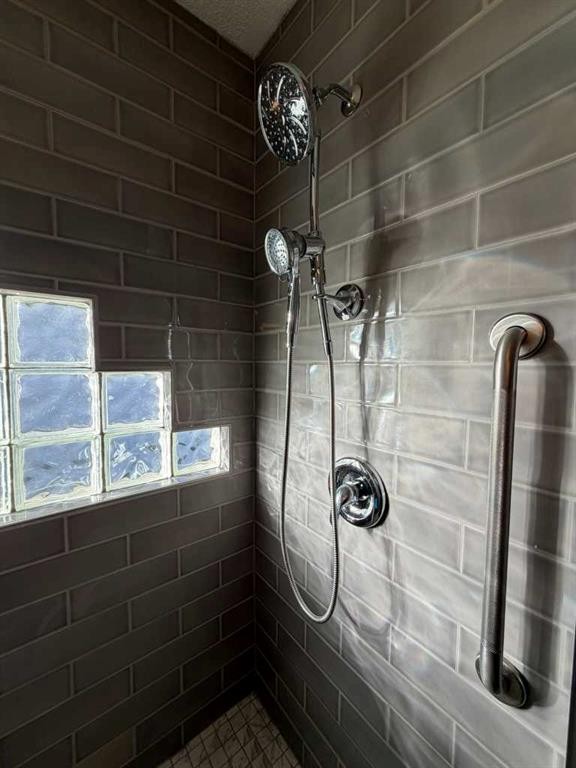 829 Cherry Street, Beaverlodge, AB - Indoor Photo Showing Bathroom