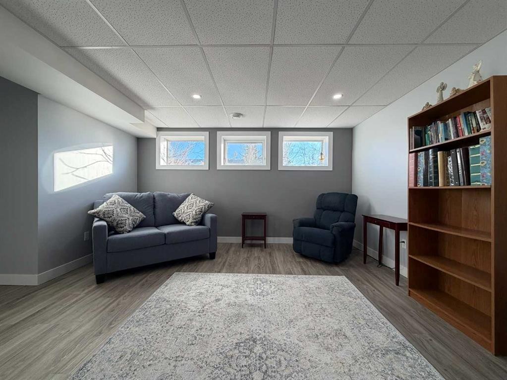 829 Cherry Street, Beaverlodge, AB - Indoor