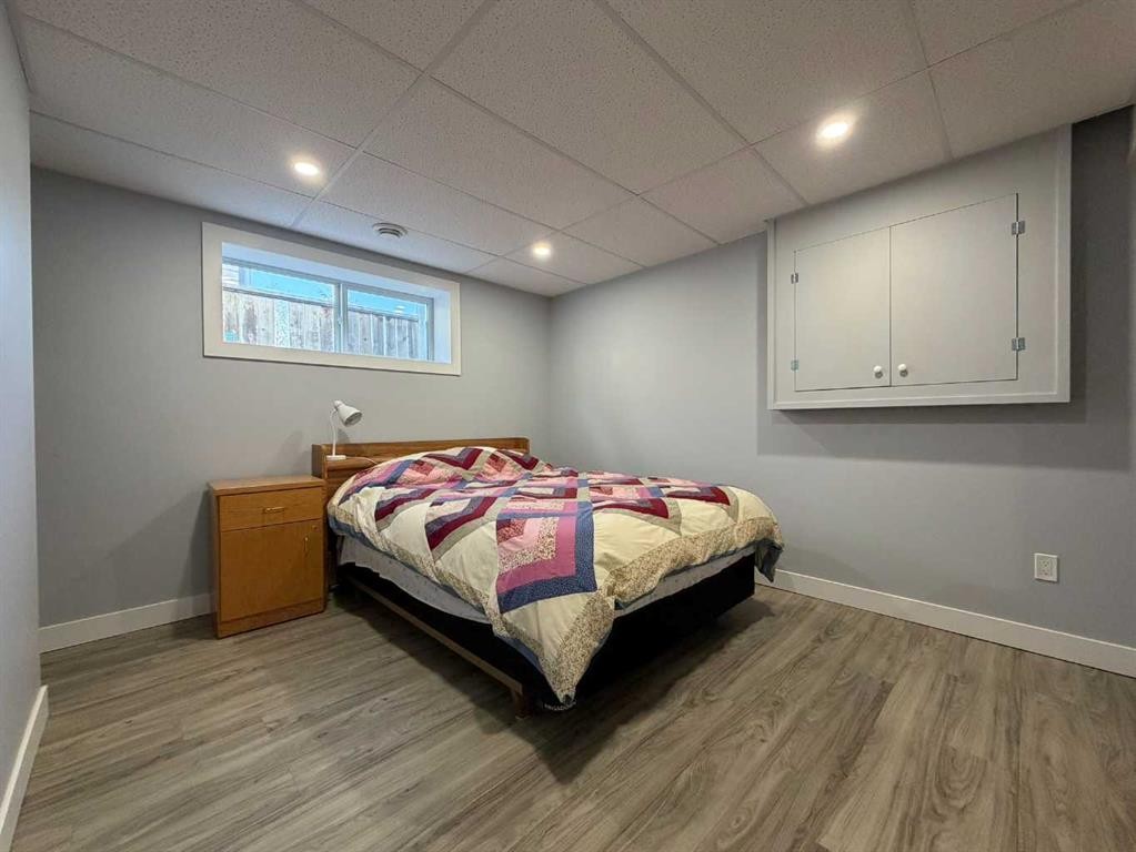 829 Cherry Street, Beaverlodge, AB - Indoor Photo Showing Bedroom