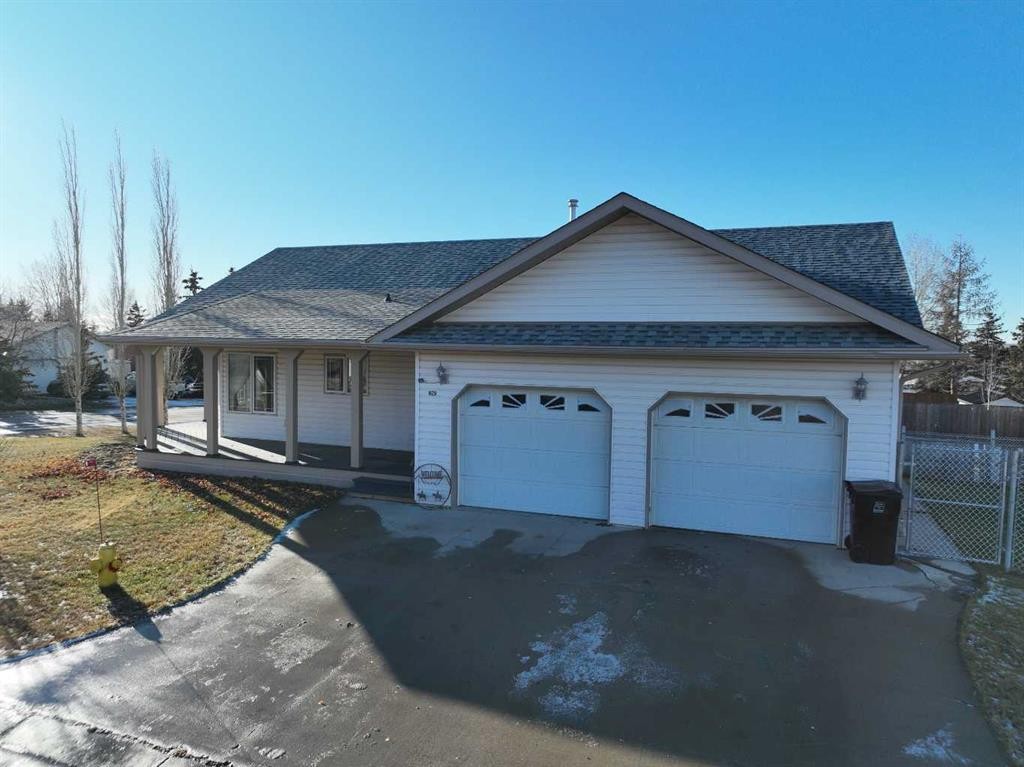 829 Cherry Street, Beaverlodge, AB - Outdoor