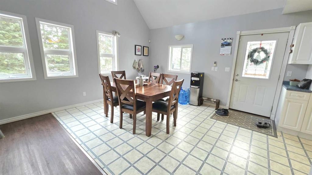 745055 Range Road 53 Unit #8, Rural Grande Prairie No. 1, County Of, AB - Indoor Photo Showing Dining Room