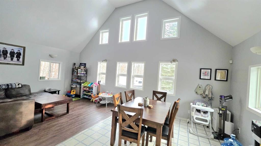 745055 Range Road 53 Unit #8, Rural Grande Prairie No. 1, County Of, AB - Indoor Photo Showing Dining Room