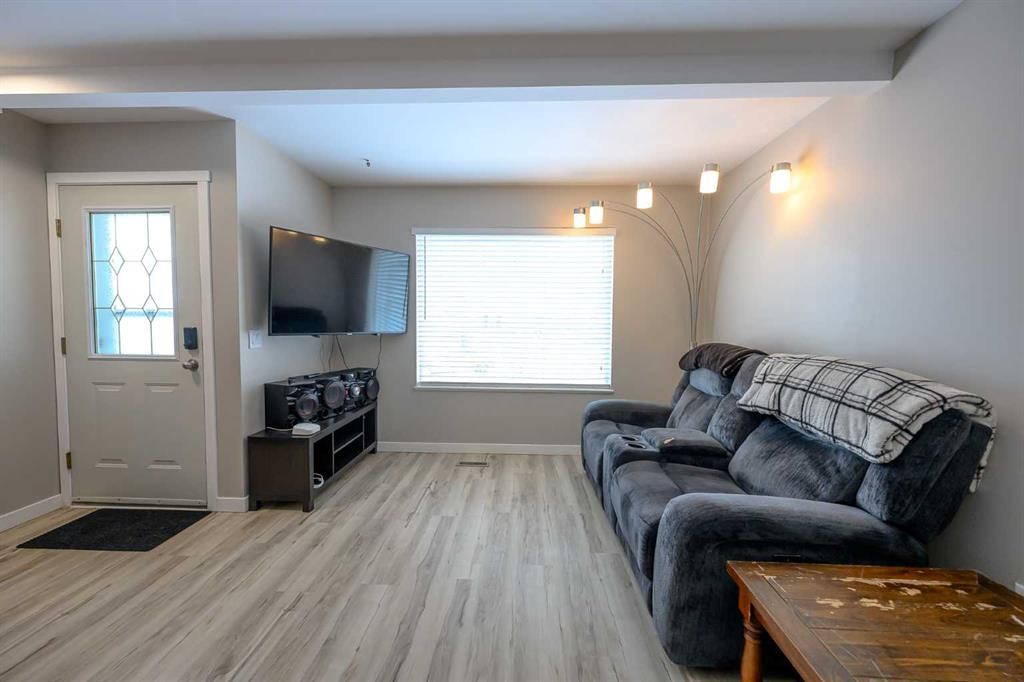 7204 105 Street, Grande Prairie, AB - Indoor