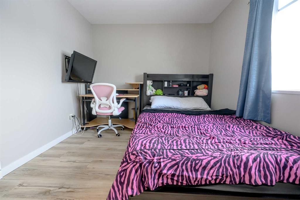 7204 105 Street, Grande Prairie, AB - Indoor Photo Showing Bedroom