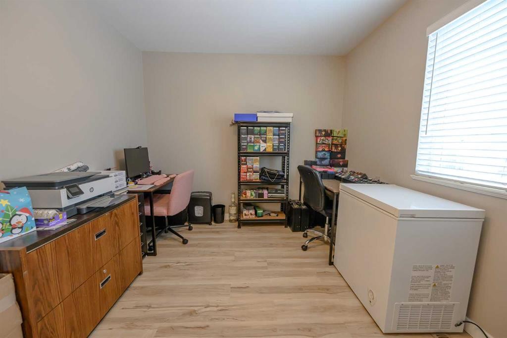 7204 105 Street, Grande Prairie, AB - Indoor Photo Showing Office