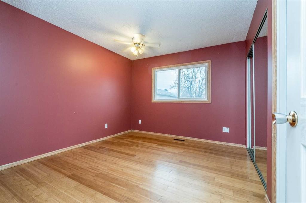 9851 80 Avenue, Grande Prairie, AB - Indoor Photo Showing Other Room