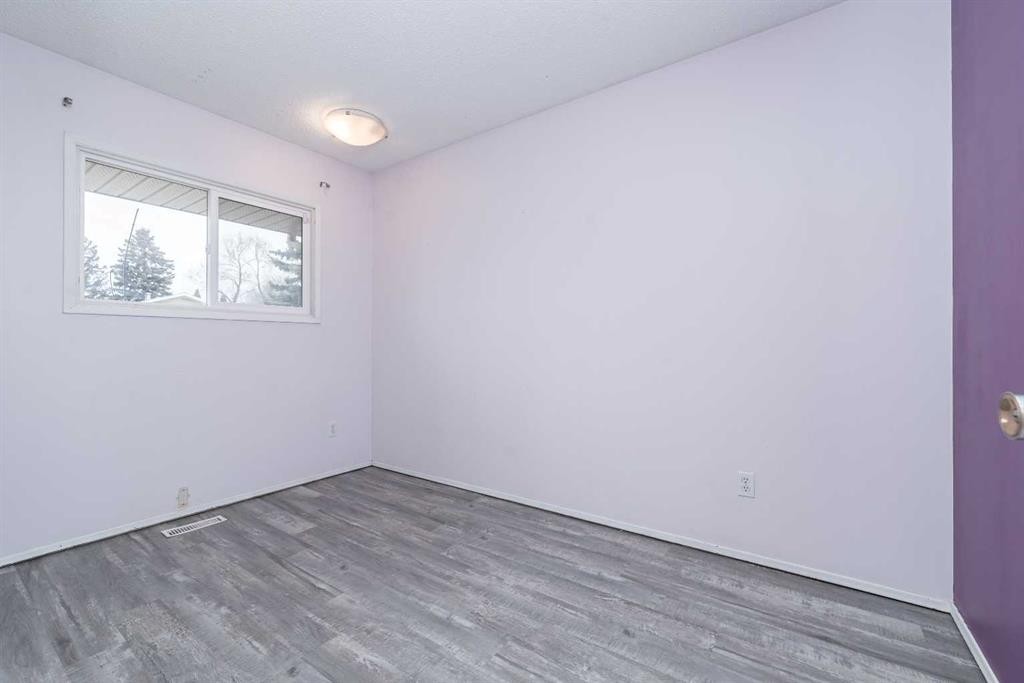 9851 80 Avenue, Grande Prairie, AB - Indoor Photo Showing Other Room