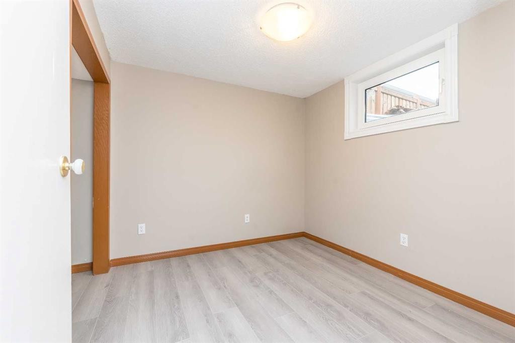 9851 80 Avenue, Grande Prairie, AB - Indoor Photo Showing Other Room